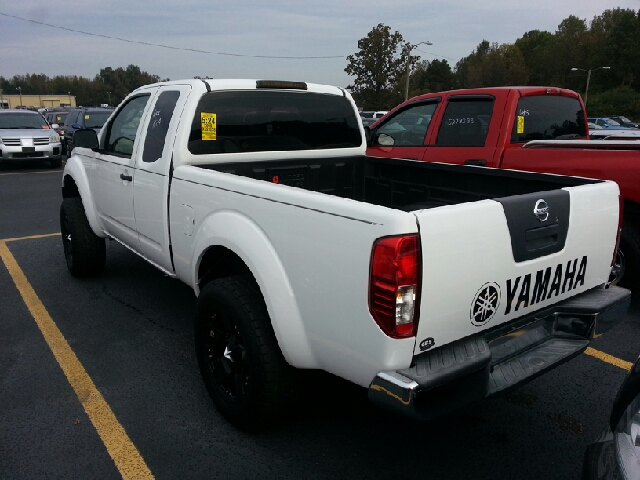 Nissan Frontier SE 2WD Pickup Truck
