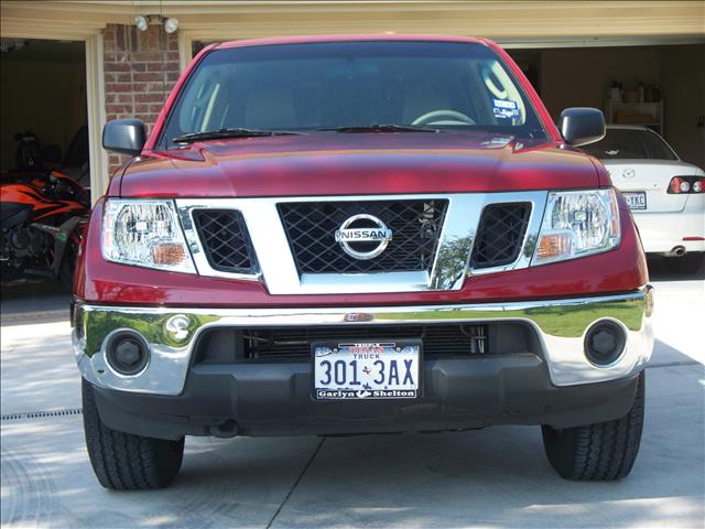Nissan Frontier 2009 photo 2