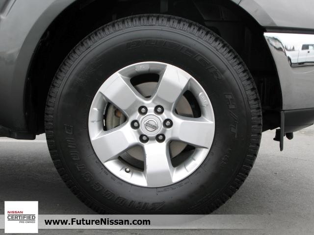 Nissan Frontier 2009 photo 2