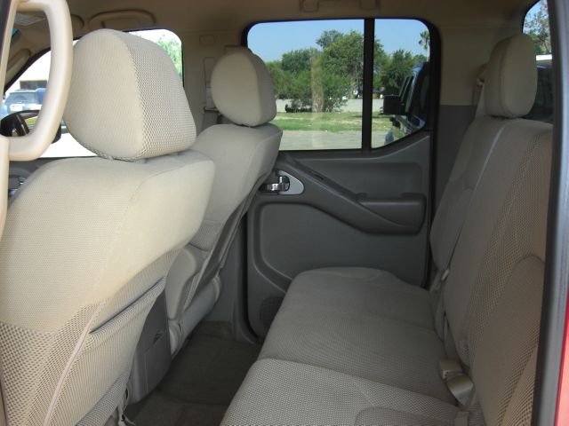 Nissan Frontier 2009 photo 2