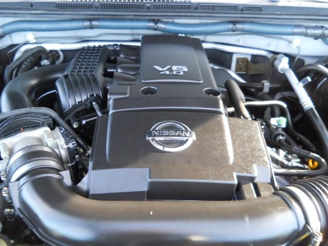 Nissan Frontier 2009 photo 2