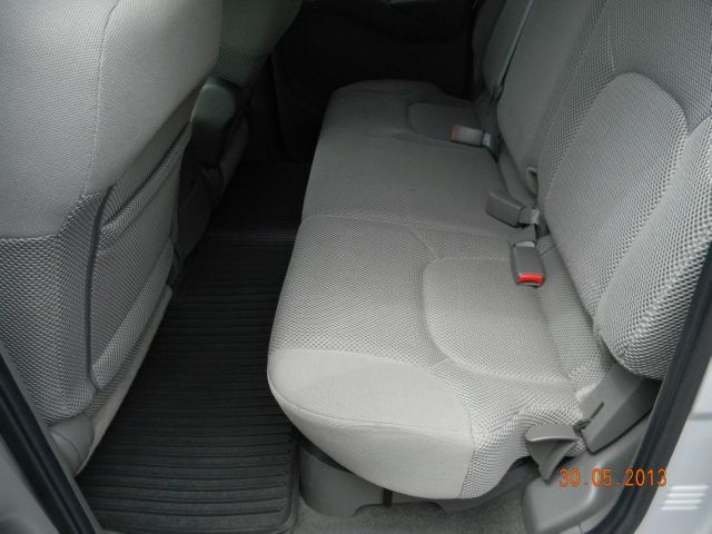 Nissan Frontier 2009 photo 17