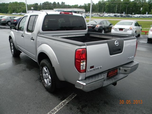 Nissan Frontier 2009 photo 2