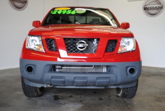 Nissan Frontier LX Minivan Pickup Truck