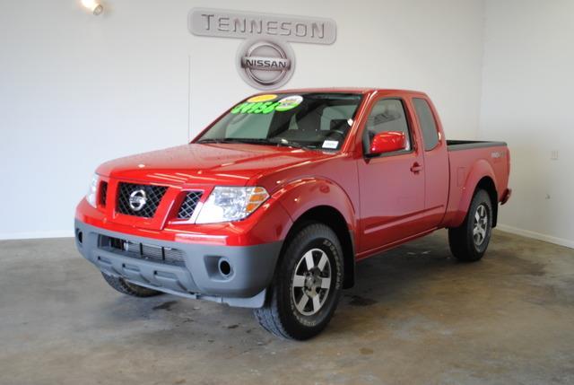 Nissan Frontier 2010 photo 2