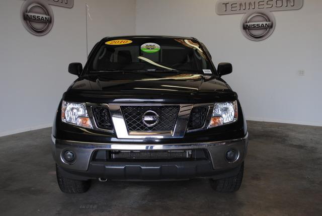Nissan Frontier 2010 photo 2