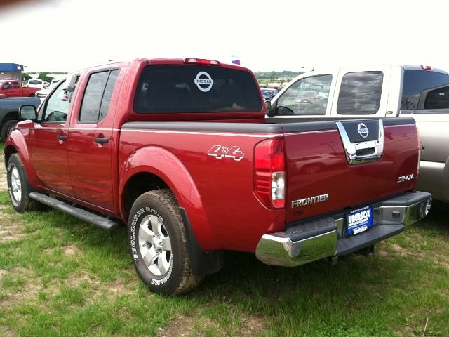 Nissan Frontier SE Pickup Truck
