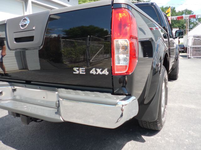 Nissan Frontier 2010 photo 1