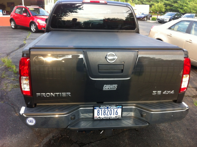 Nissan Frontier SLT EXT CAB 4X2 Pickup Truck