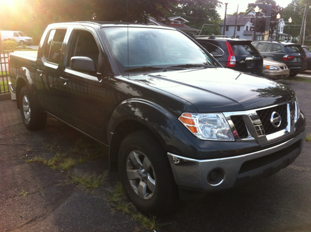Nissan Frontier 2010 photo 2
