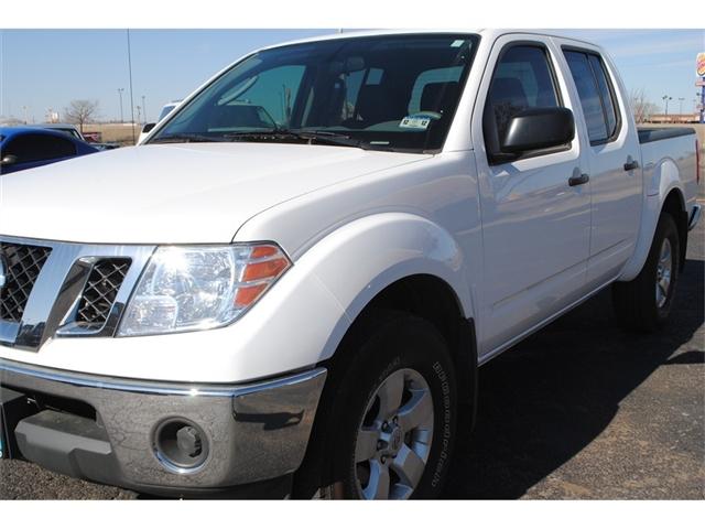 Nissan Frontier 2010 photo 2