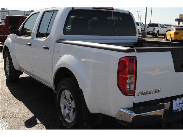 Nissan Frontier 2010 photo 3