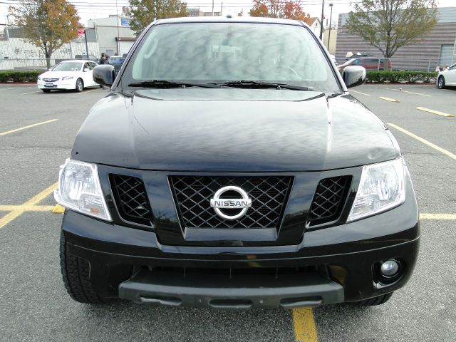 Nissan Frontier 2010 photo 1
