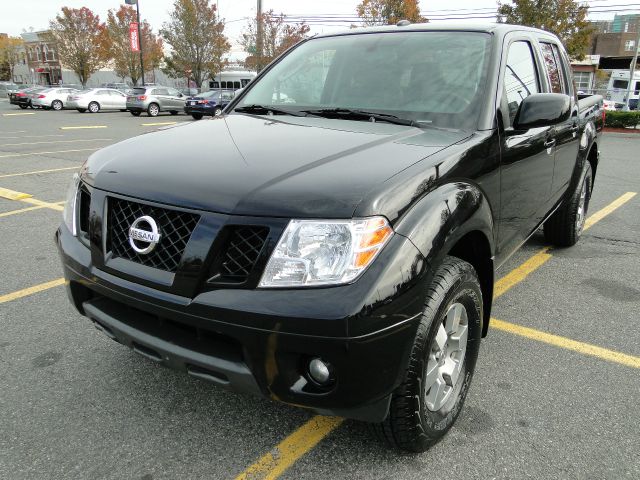 Nissan Frontier 2010 photo 2