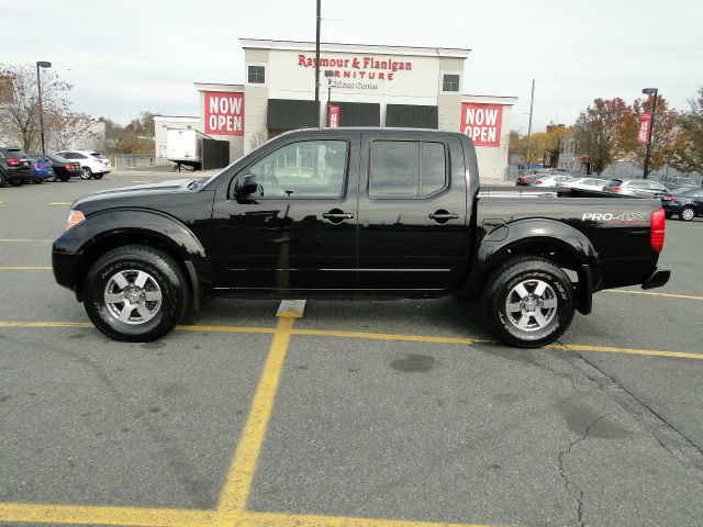 Nissan Frontier 2010 photo 4