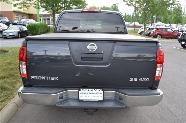 Nissan Frontier SE Pickup Truck