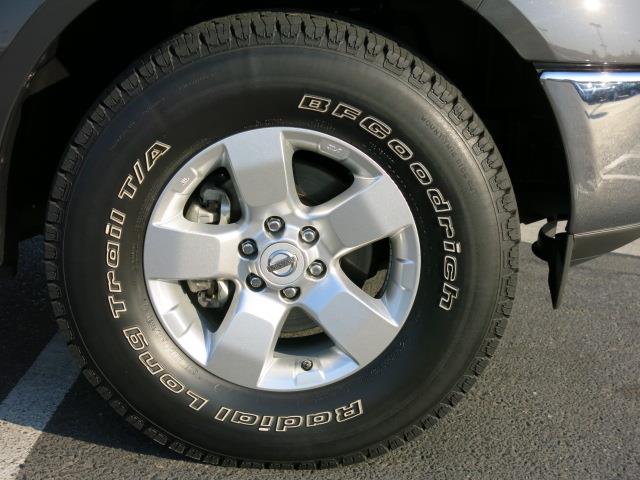 Nissan Frontier 2010 photo 2