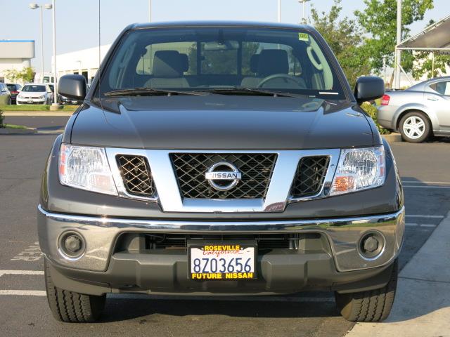 Nissan Frontier 2010 photo 3