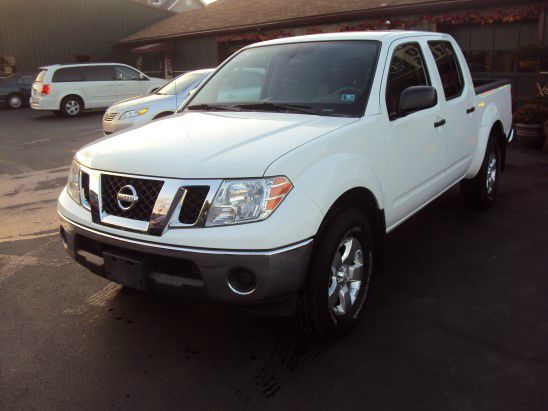 Nissan Frontier 2010 photo 2