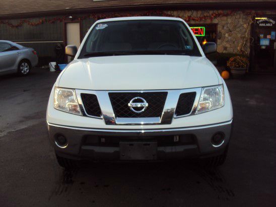 Nissan Frontier 2010 photo 3