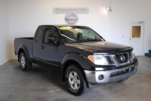 Nissan Frontier 4d Wagon CE 8 Pass Pickup Truck