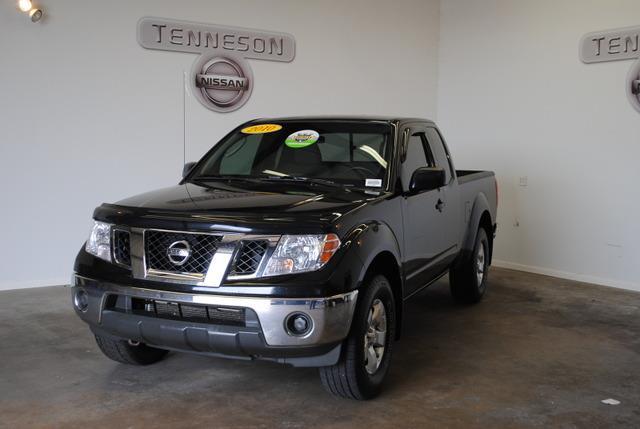 Nissan Frontier 2010 photo 2