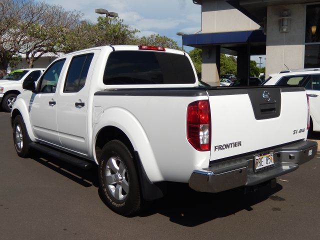 Nissan Frontier 2011 photo 3