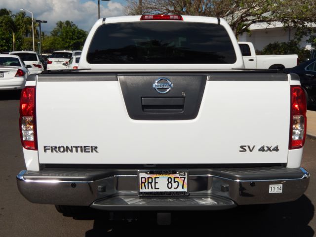 Nissan Frontier 2011 photo 4