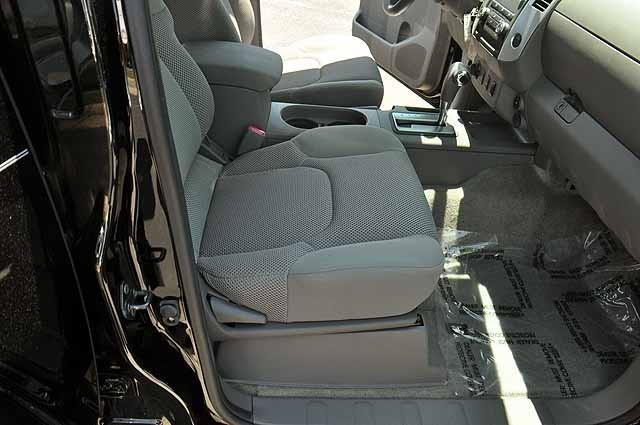 Nissan Frontier 2011 photo 14