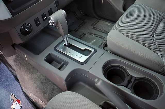 Nissan Frontier 2011 photo 7