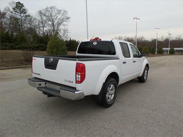Nissan Frontier 2011 photo 1