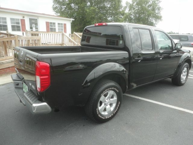 Nissan Frontier 2011 photo 1