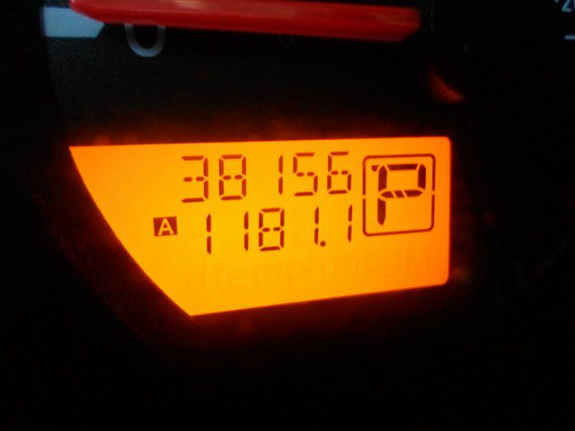 Nissan Frontier 2011 photo 1