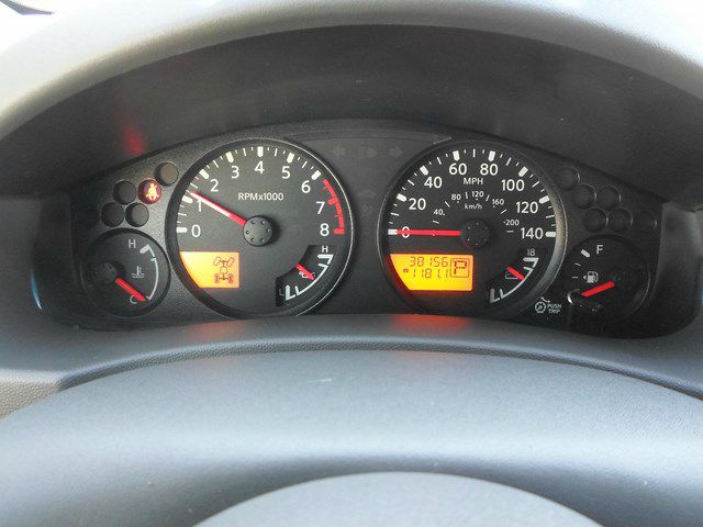 Nissan Frontier 2011 photo 2