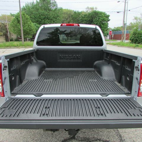 Nissan Frontier 2011 photo 1