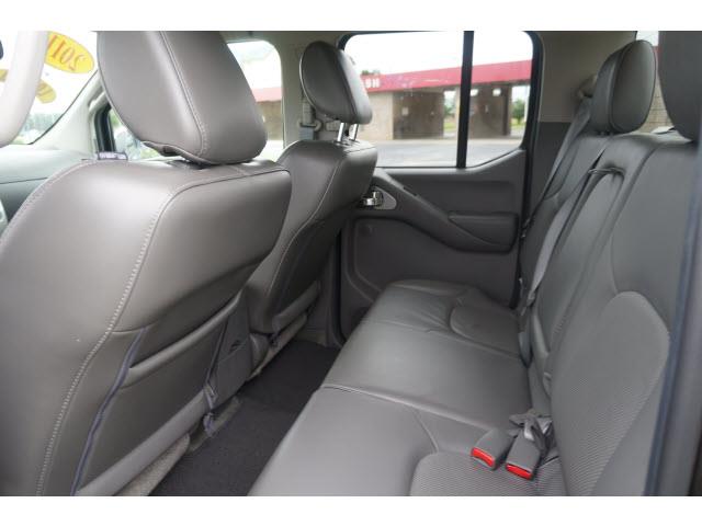 Nissan Frontier LS S Pickup Truck