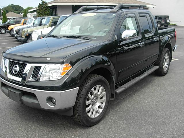Nissan Frontier 2011 photo 3