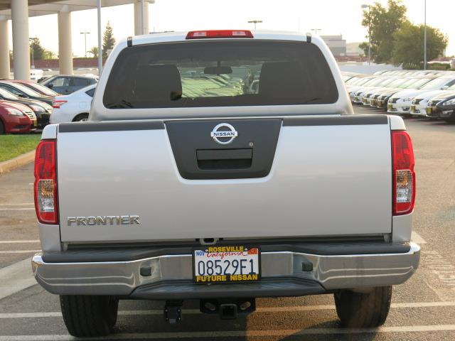 Nissan Frontier FWD 4dr Pickup Truck
