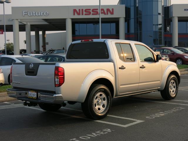 Nissan Frontier 2011 photo 1