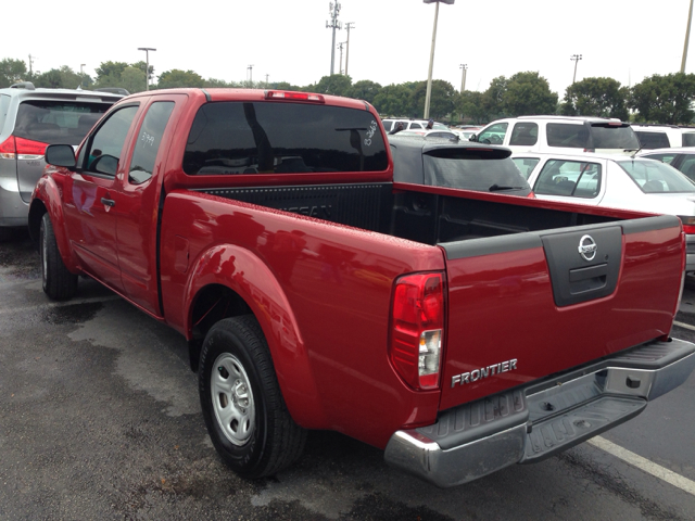 Nissan Frontier 2012 photo 1
