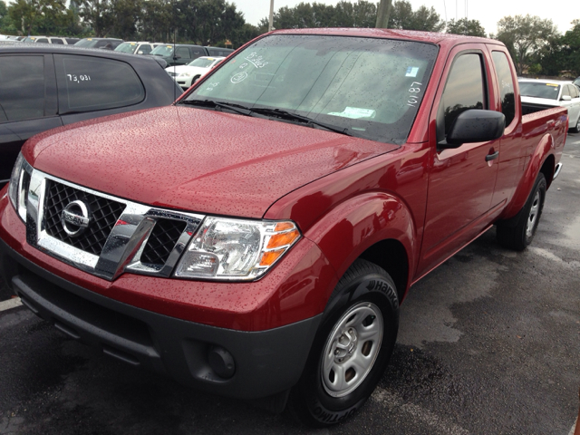 Nissan Frontier 2012 photo 2