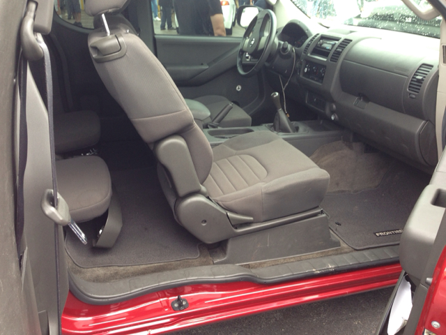 Nissan Frontier 2012 photo 3