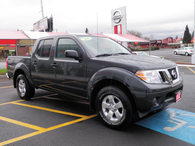 Nissan Frontier 2012 photo 2