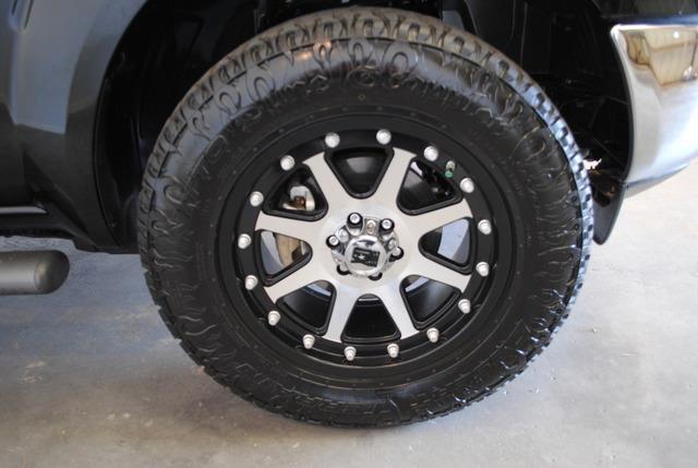 Nissan Frontier LS S Pickup Truck