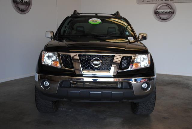 Nissan Frontier 2012 photo 2