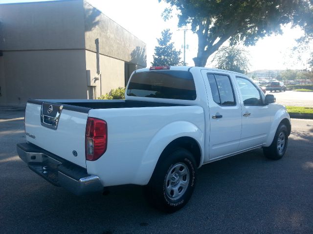 Nissan Frontier XR Pickup Truck