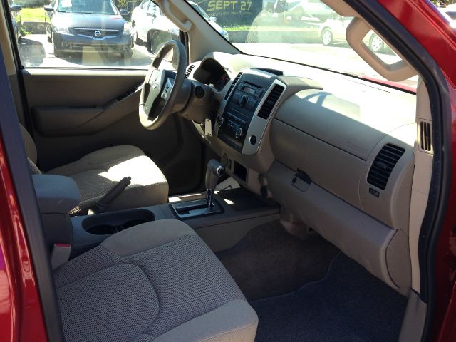 Nissan Frontier 2012 photo 3