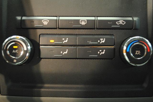 Nissan Frontier LS S Pickup Truck