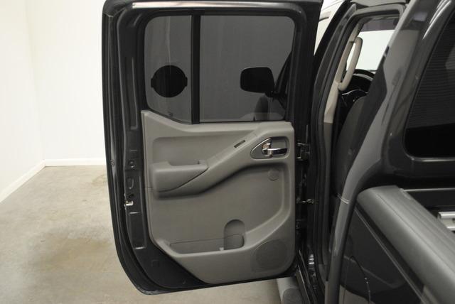 Nissan Frontier 2012 photo 10
