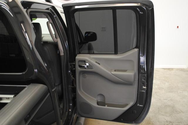 Nissan Frontier 2012 photo 21